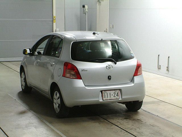 2005 Toyota Vitz