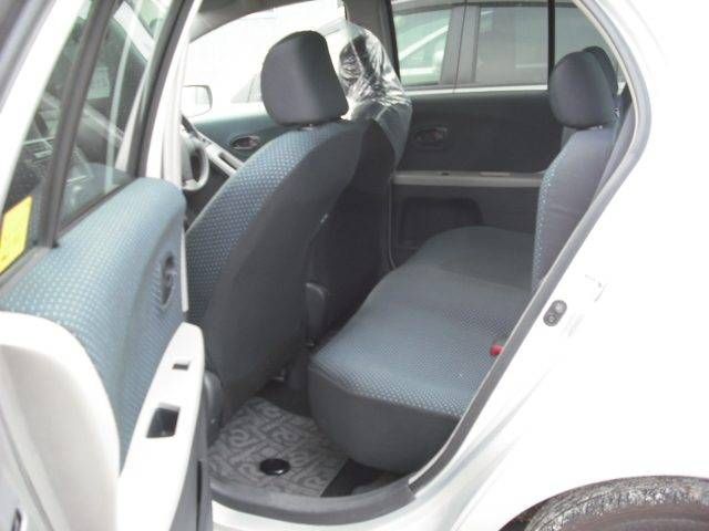 2005 Toyota Vitz