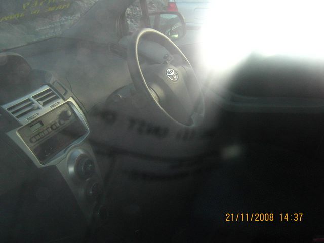 2005 Toyota Vitz