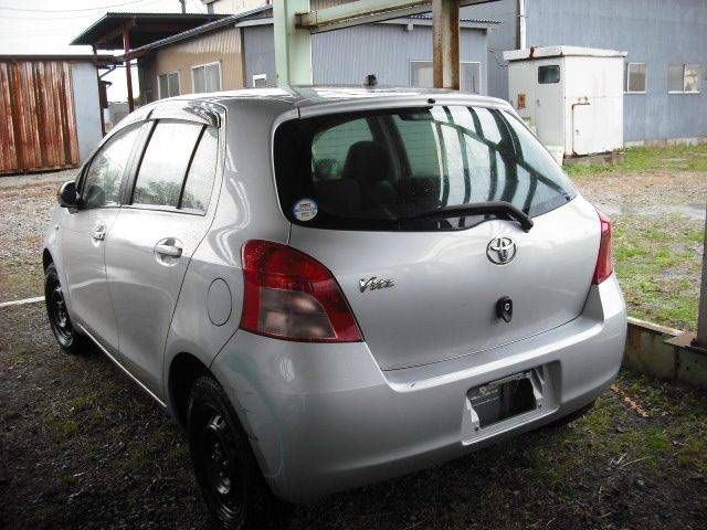 2005 Toyota Vitz