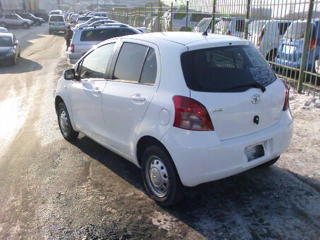 2005 Toyota Vitz