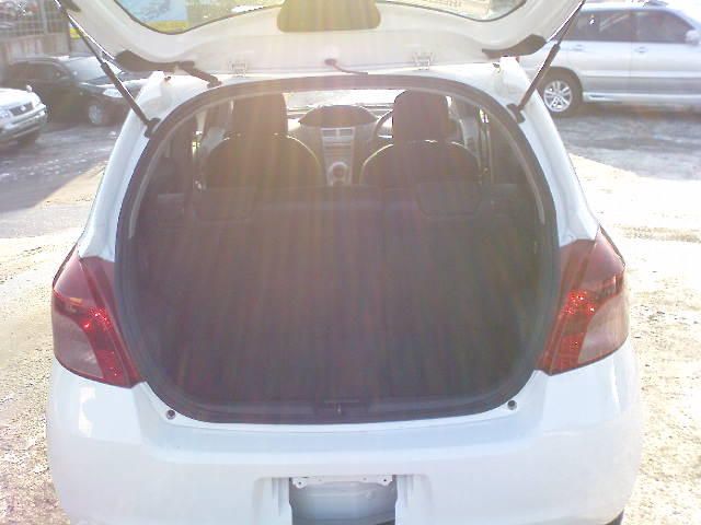 2005 Toyota Vitz