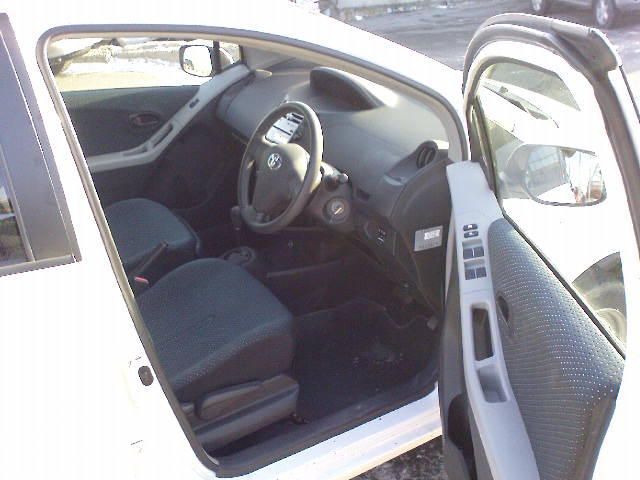 2005 Toyota Vitz