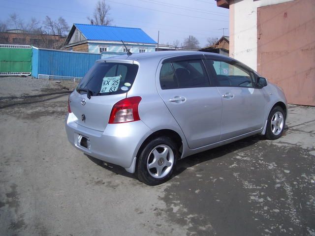 2005 Toyota Vitz