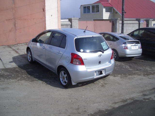 2005 Toyota Vitz