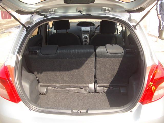 2005 Toyota Vitz