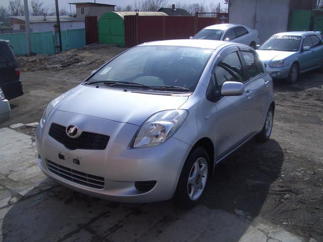 2005 Toyota Vitz