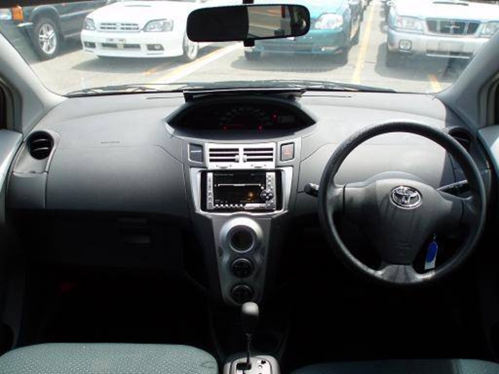 2005 Toyota Vitz