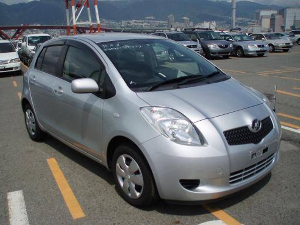 2005 Toyota Vitz