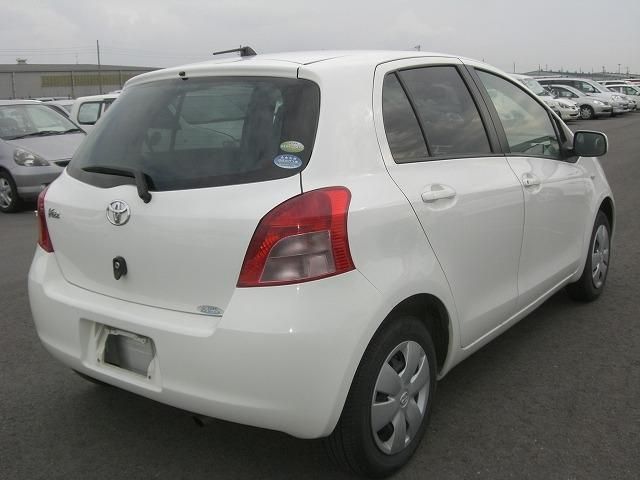 2005 Toyota Vitz