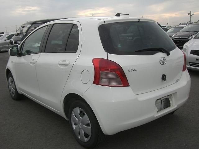 2005 Toyota Vitz