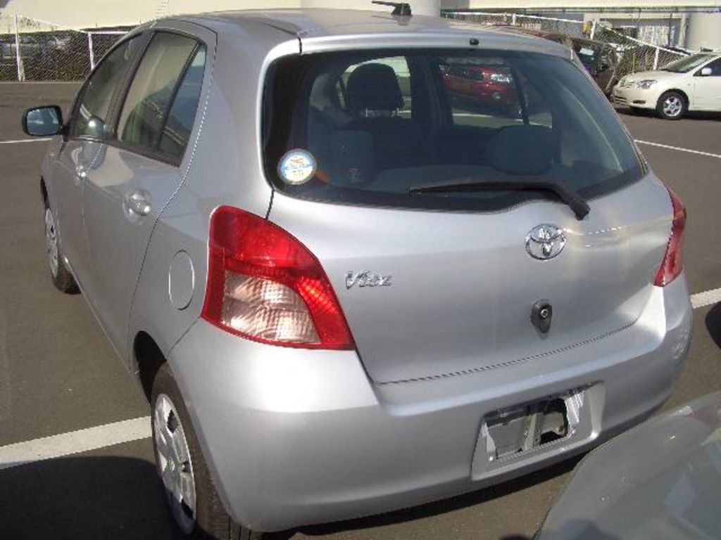 2005 Toyota Vitz