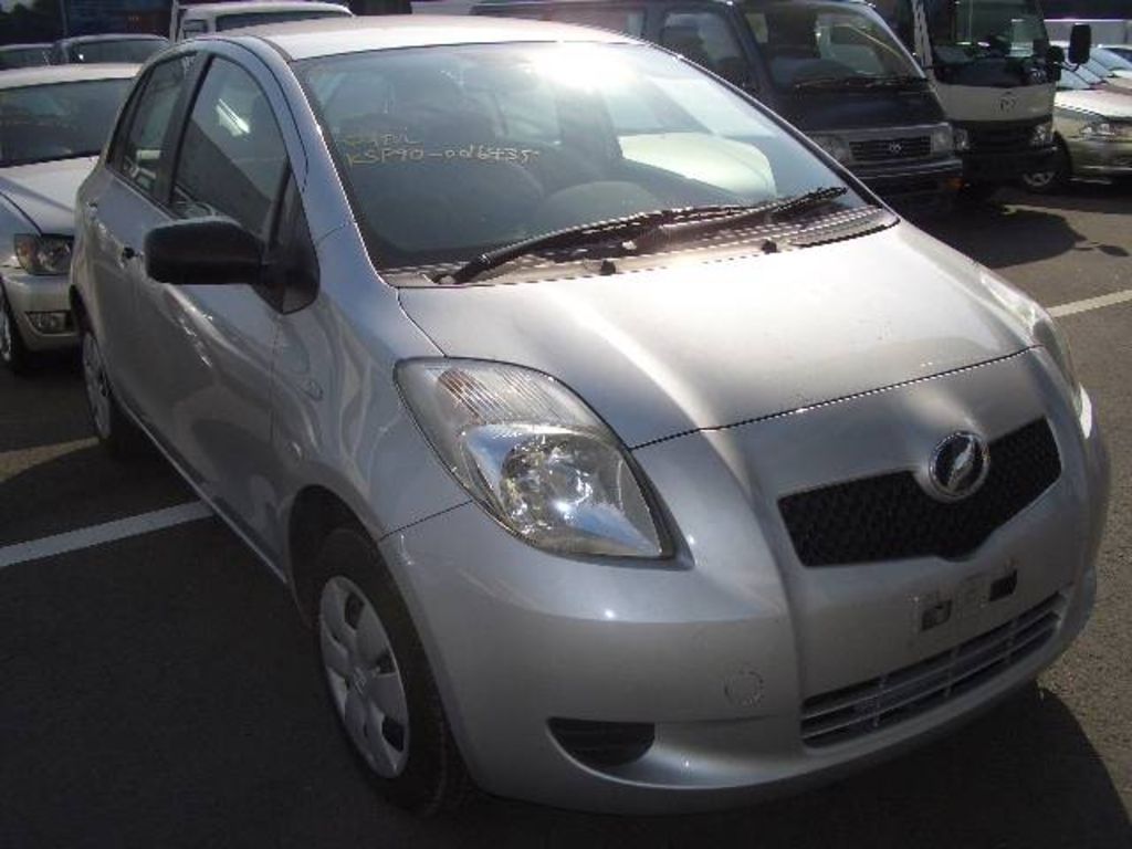 2005 Toyota Vitz