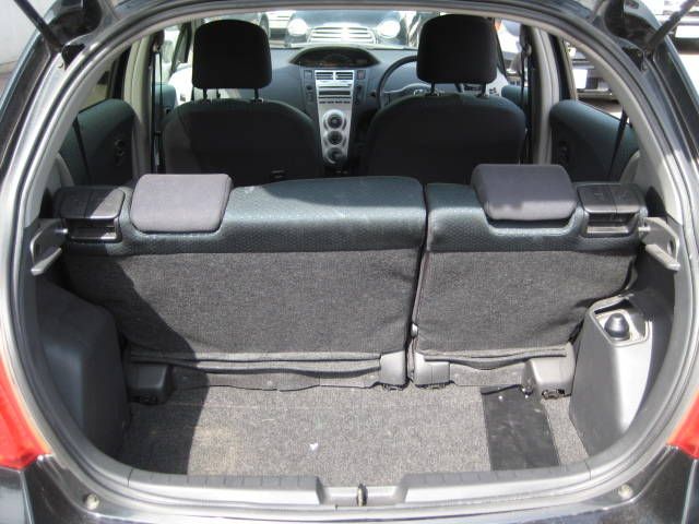 2005 Toyota Vitz