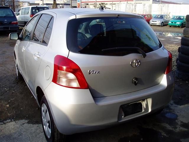 2005 Toyota Vitz