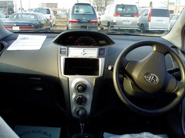 2005 Toyota Vitz