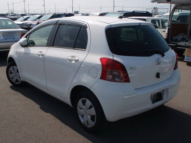 2005 Toyota Vitz