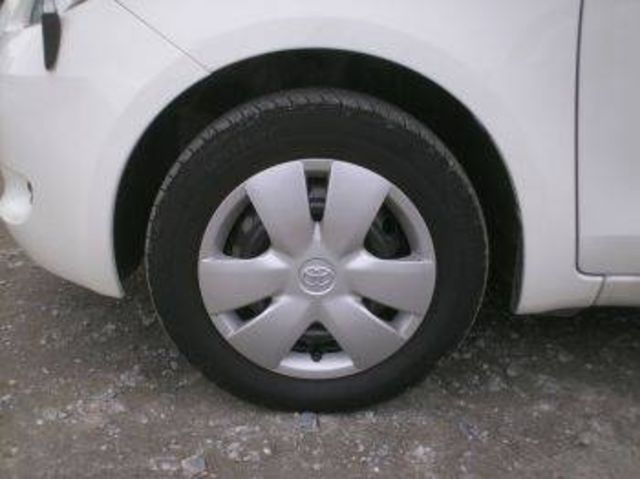 2005 Toyota Vitz