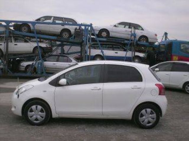 2005 Toyota Vitz