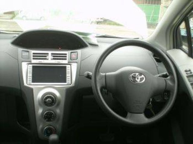 2005 Toyota Vitz