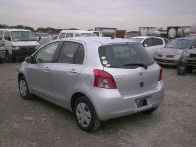 2005 Toyota Vitz