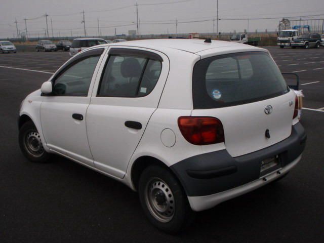 2005 Toyota Vitz