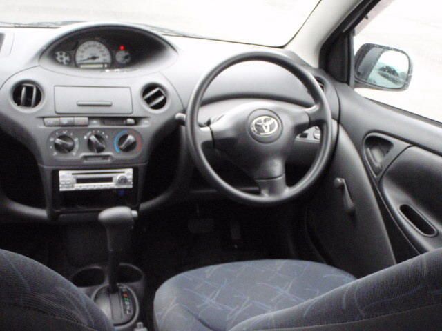 2005 Toyota Vitz
