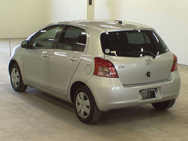 2005 Toyota Vitz