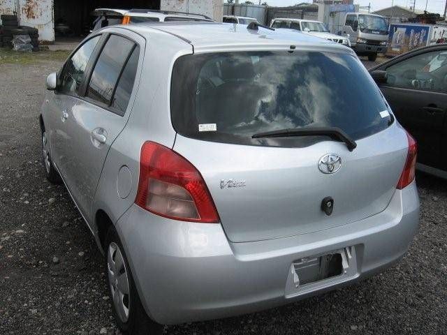 2005 Toyota Vitz