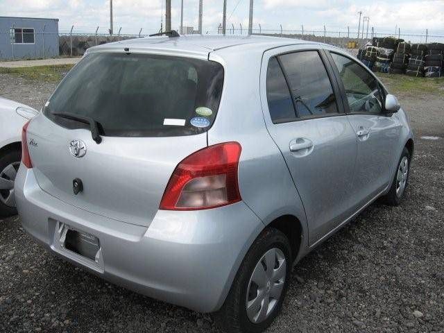 2005 Toyota Vitz