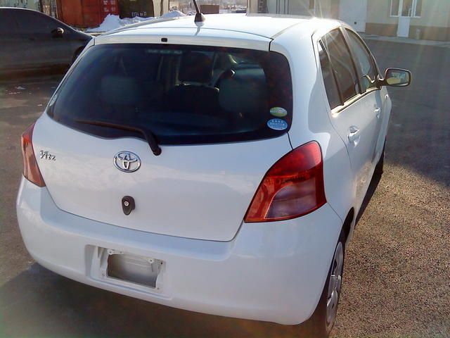 2005 Toyota Vitz