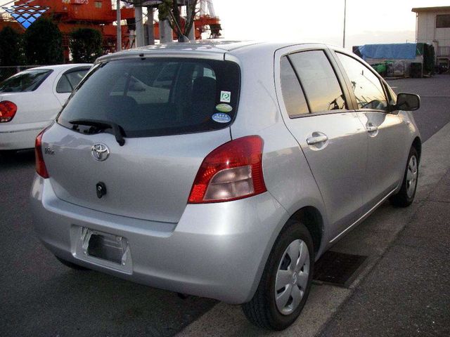 2005 Toyota Vitz