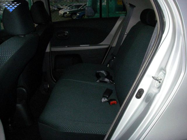 2005 Toyota Vitz