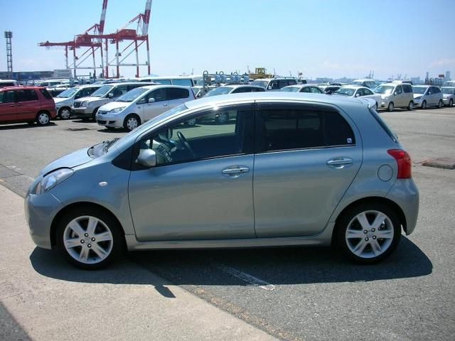 2005 Toyota Vitz