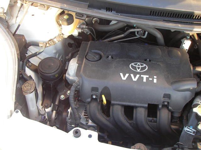 2005 Toyota Vitz