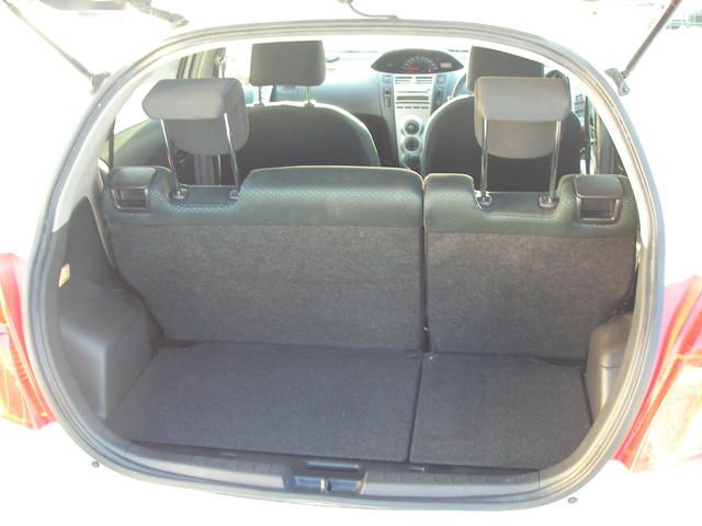 2005 Toyota Vitz
