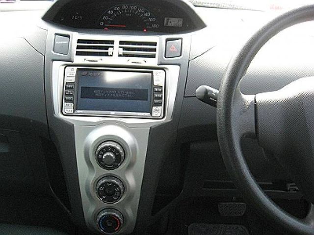 2005 Toyota Vitz