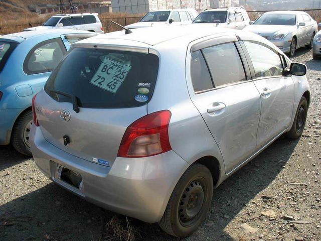 2005 Toyota Vitz