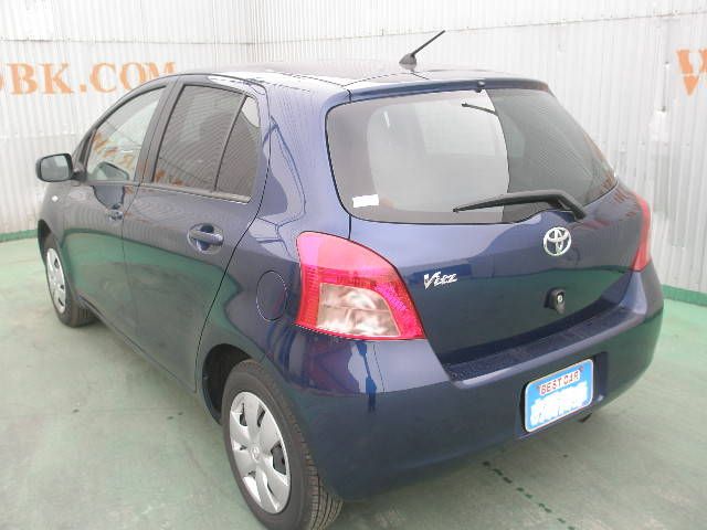2005 Toyota Vitz