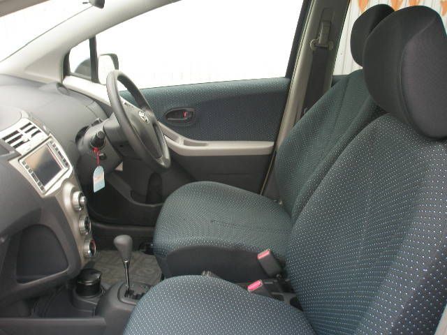 2005 Toyota Vitz