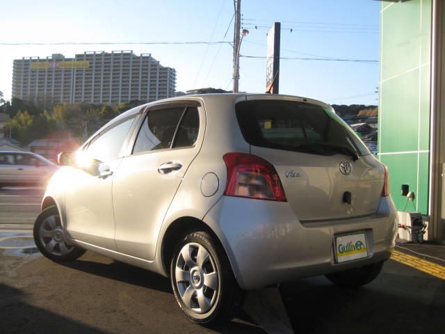 2005 Toyota Vitz