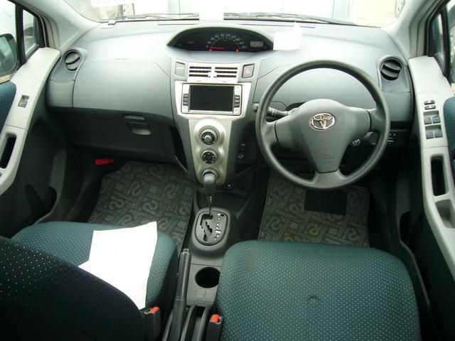 2005 Toyota Vitz