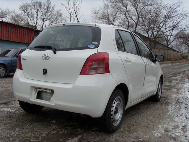 2005 Toyota Vitz