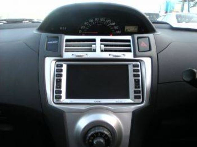 2005 Toyota Vitz