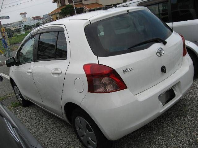 2005 Toyota Vitz