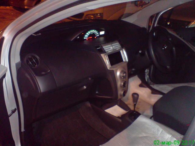 2005 Toyota Vitz