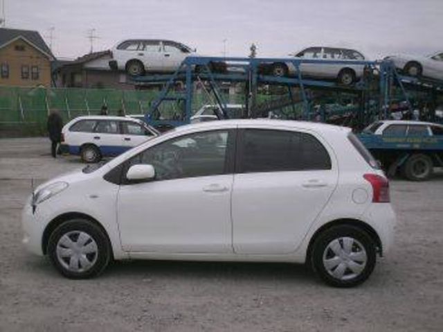 2005 Toyota Vitz