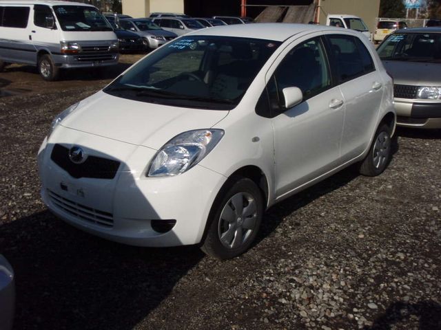 2005 Toyota Vitz