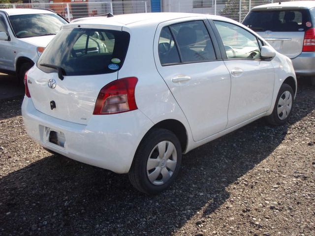 2005 Toyota Vitz