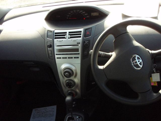 2005 Toyota Vitz